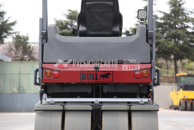Купить Каток дорожный комбинированный BULL KD50С (Dynapac CC1400C VI) в компании Русбизнесавто - изображение 9