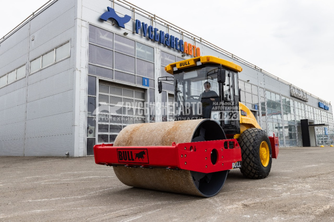 Купить Каток грунтовый полноприводный BULL KS140 в компании Русбизнесавто - изображение 1
