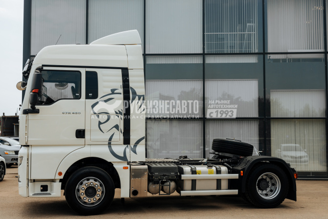 Купить Тягач SITRAK C7H LUX 4x2 ( ZZ4186V391HE ) / без АДР и КОМ ( г. Чита )  в компании Русбизнесавто - изображение 1