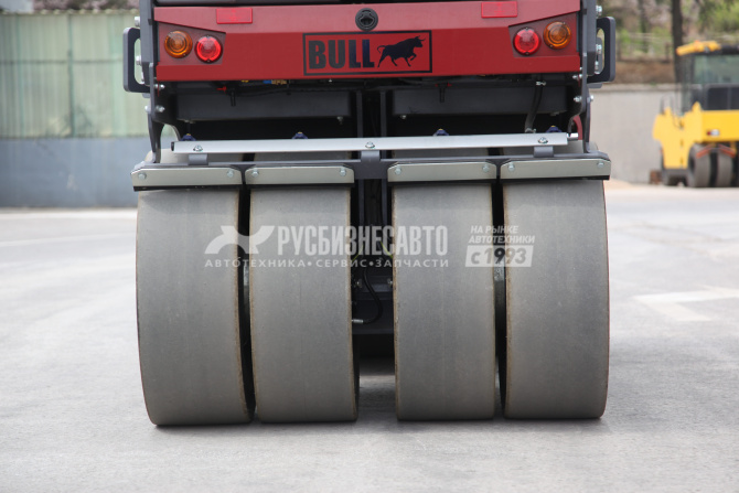 Купить Каток дорожный комбинированный BULL KD50С (Dynapac CC1400C VI) в компании Русбизнесавто - изображение 8