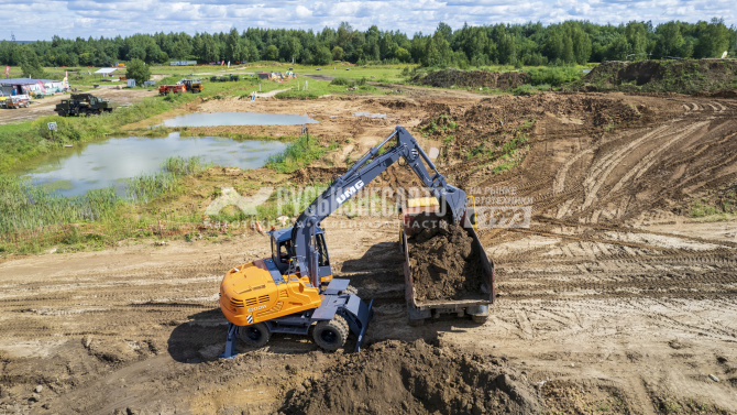 Купить Экскаватор колесный UMG E200W в компании Русбизнесавто - изображение 1