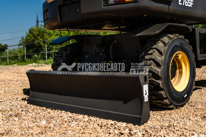 Купить Экскаватор колесный LGCE E765F (Двухпоточная гидролиния (X3)) в компании Русбизнесавто - изображение 2