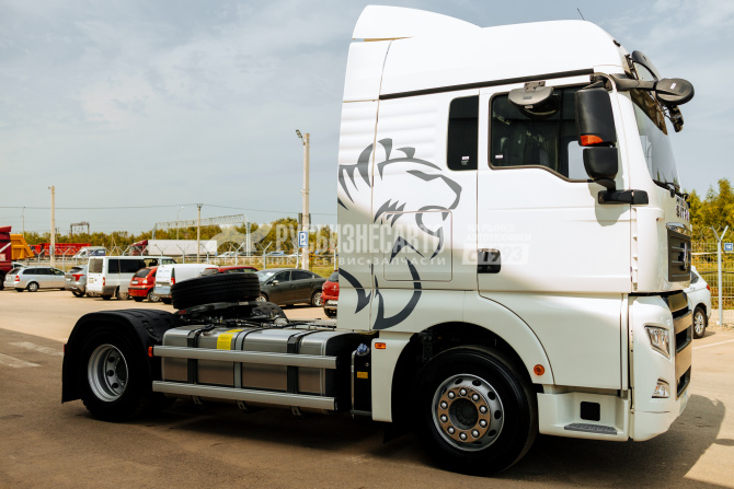 Купить Тягач SITRAK C7H LUX 4x2 ( ZZ4186V391HE ) / без АДР и КОМ ( г. Чита )  в компании Русбизнесавто - изображение 4