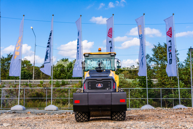 Купить Каток грунтовый LGCE RS7120H (полный привод) в компании Русбизнесавто - изображение 7